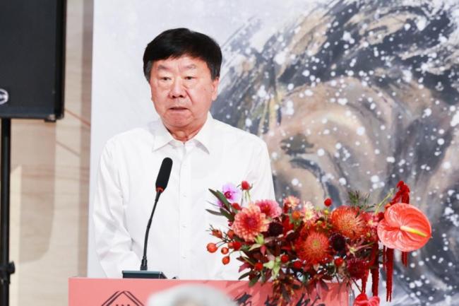 中共中央党校原常务副校长、世界东谈主大社会拓荒委员会主任何毅亭致辞